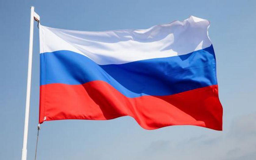 Церемония поднятия Государственного флага под гимн Российской Федерации.